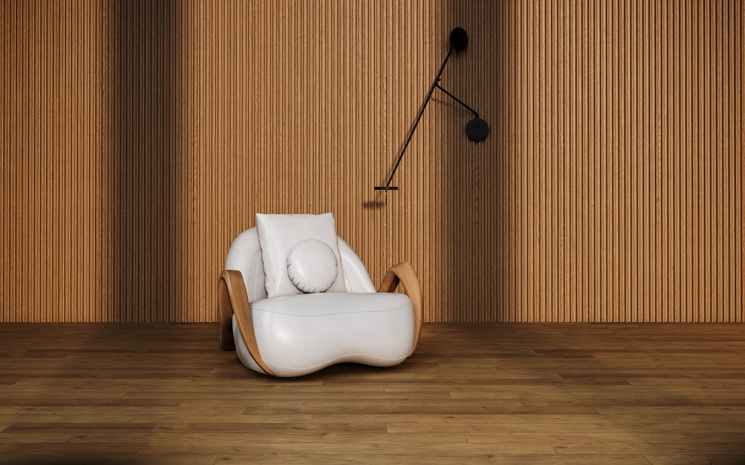 Sillón tapizado claro Sierra contra una pared de listones de madera